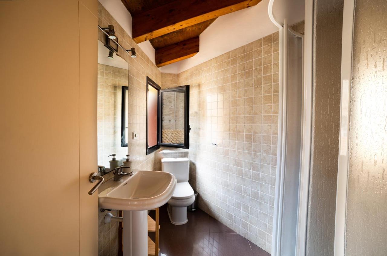 Atic Duplex Amb Encant A 10 Minuts De L' Estany Apartment Banyoles Exterior photo